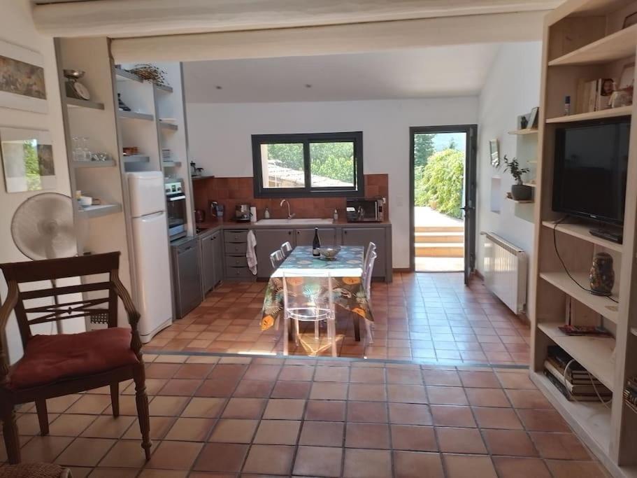 شقة Maison De Charme Avec Vue Sur La Vallee De La Ceze Saint-Gervais  المظهر الخارجي الصورة